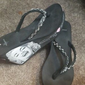 Marilyn Monroe flip flops